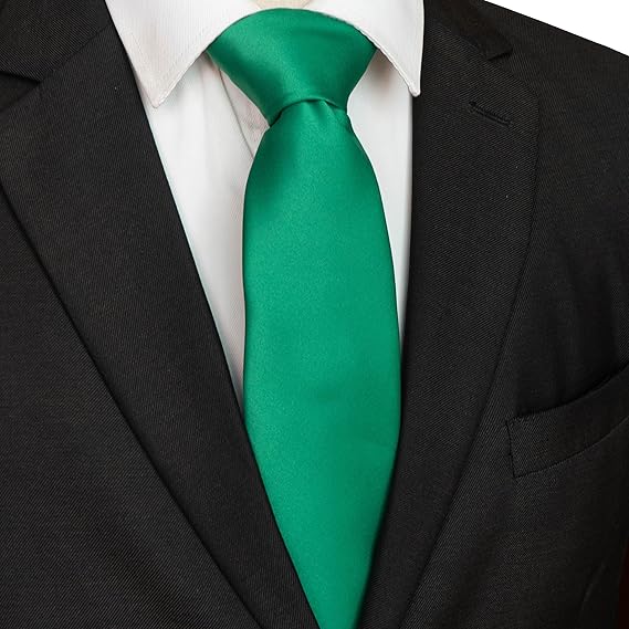 Men's solid green necktie for weddings and business